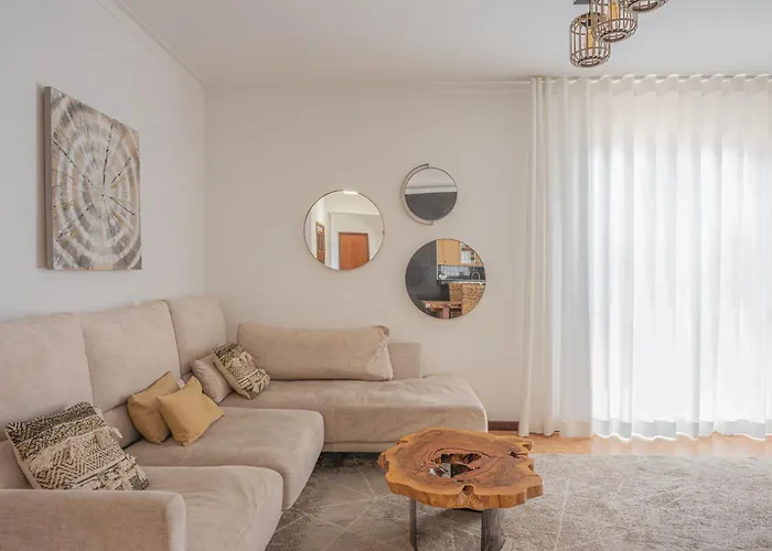 Portola Penthouse By Ymr Apartman