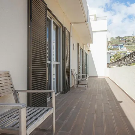 Portola Penthouse By Ymr