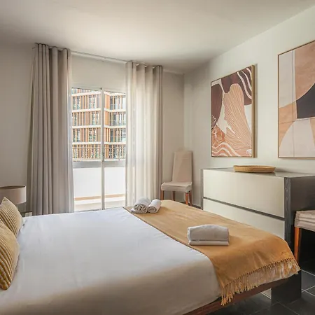 Portola Penthouse By Ymr * 丰沙尔
