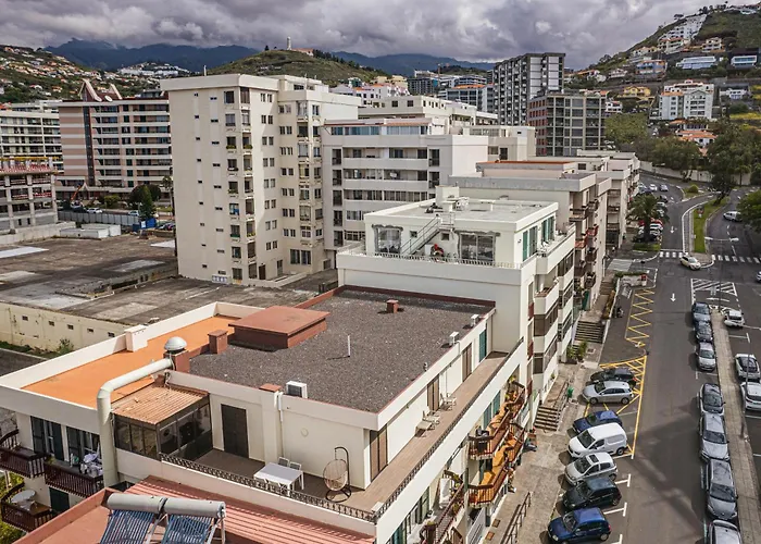 Portola Penthouse By Ymr Apartment *