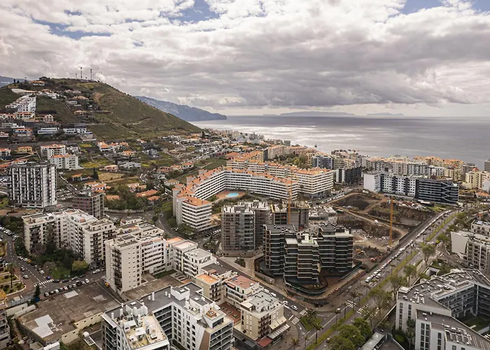 Portola Penthouse By Ymr *