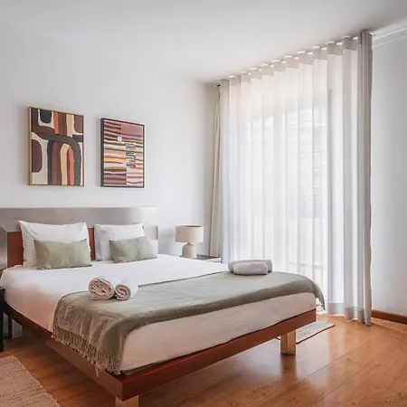 Portola Penthouse By Ymr